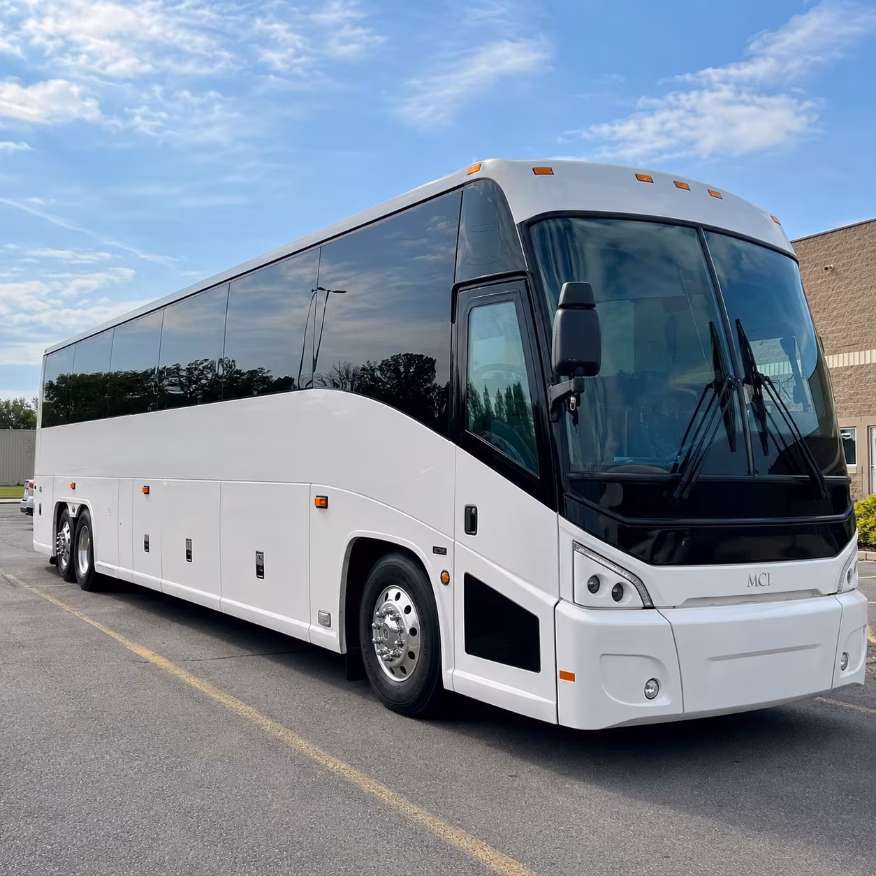 charter buses and minibuses to the arizona museum of natural history