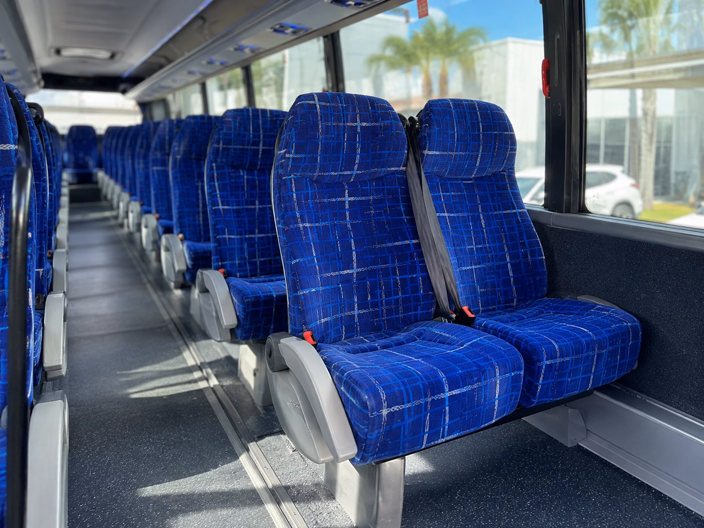 compare buses for downtown mesa and scottsdale tasting room crawls