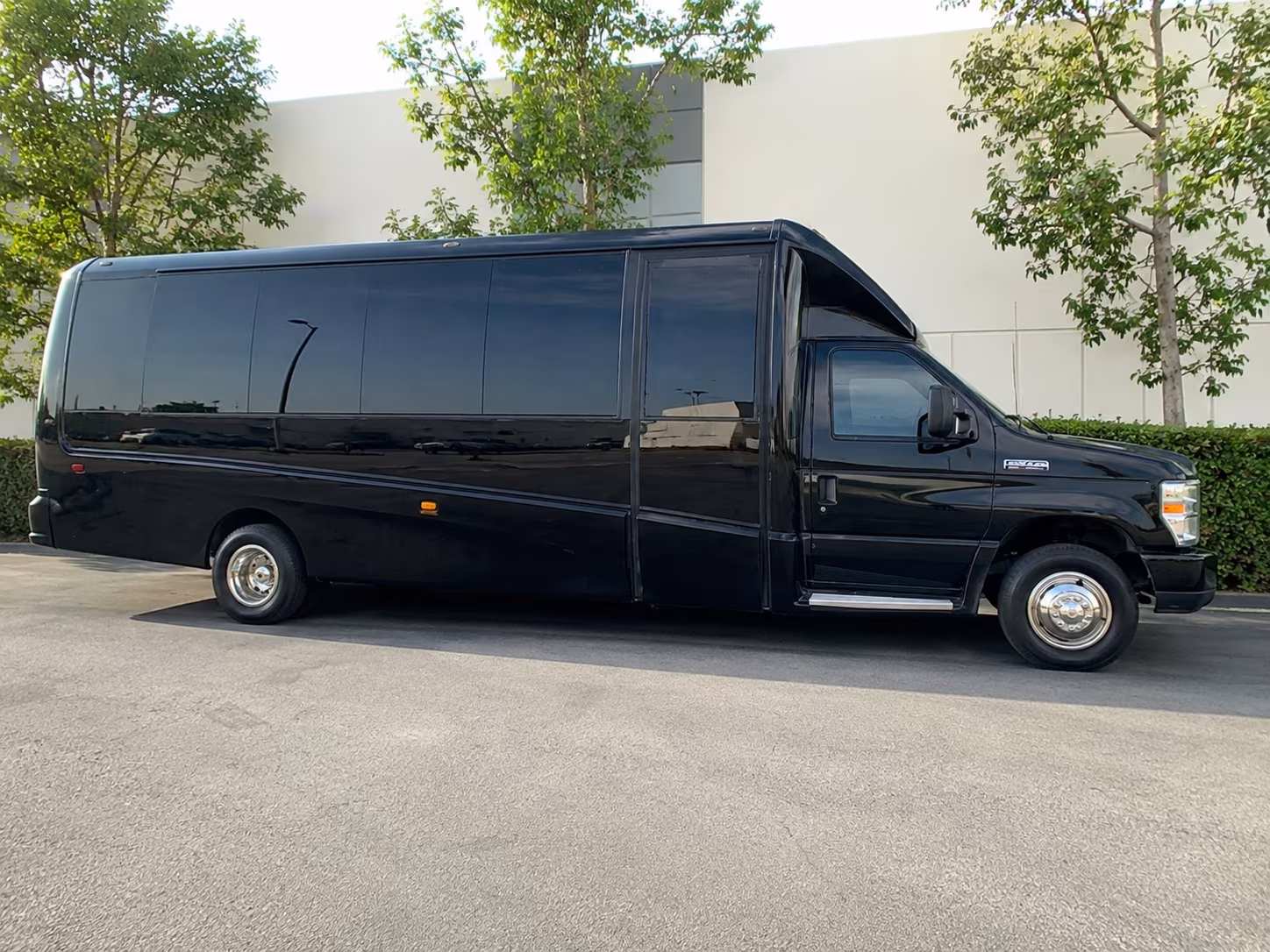 minibus rentals to i d e a museum and mesa arts center