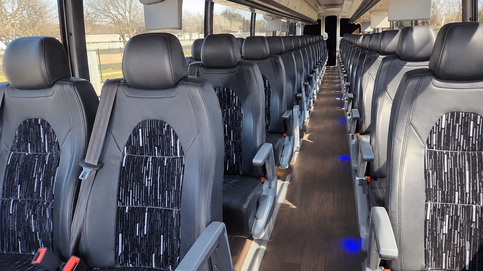 school bus rentals to the phoenix zoo and arizona science center